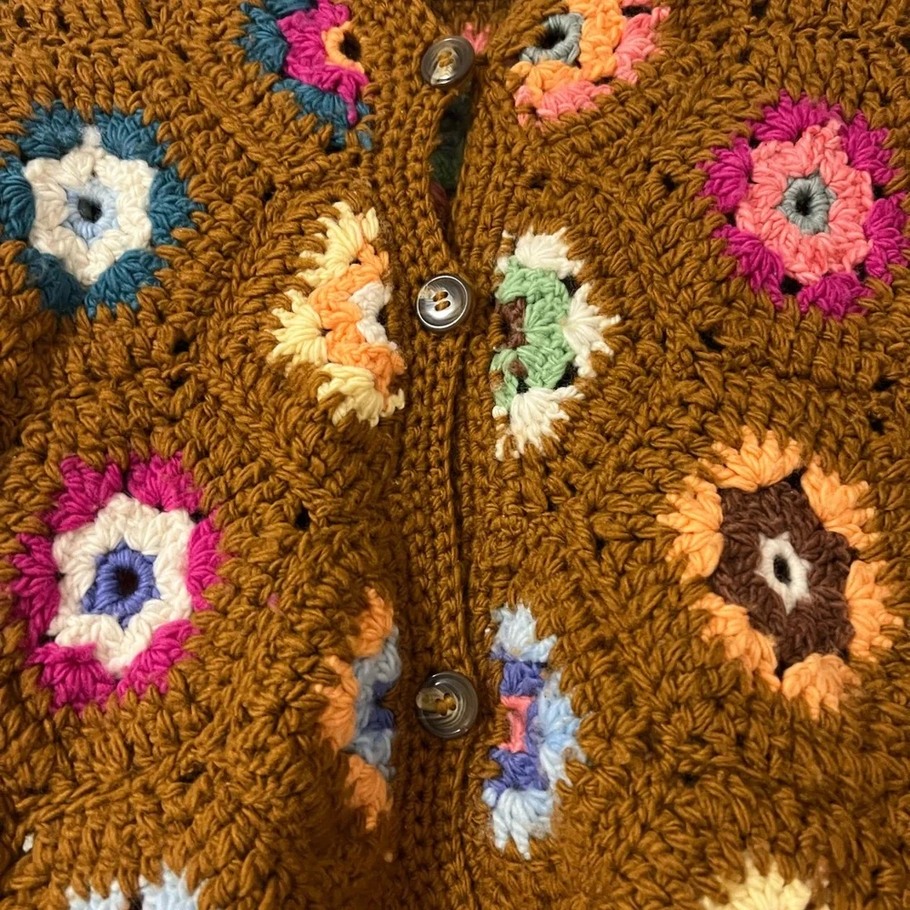 Hand-Knit Floral Brown Sweater USA Xs also fit small